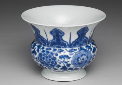 图片[2]-Pot with floral scrolls in underglaze blue, Qing dynasty, Yongzheng reign, 1723-1735-China Archive